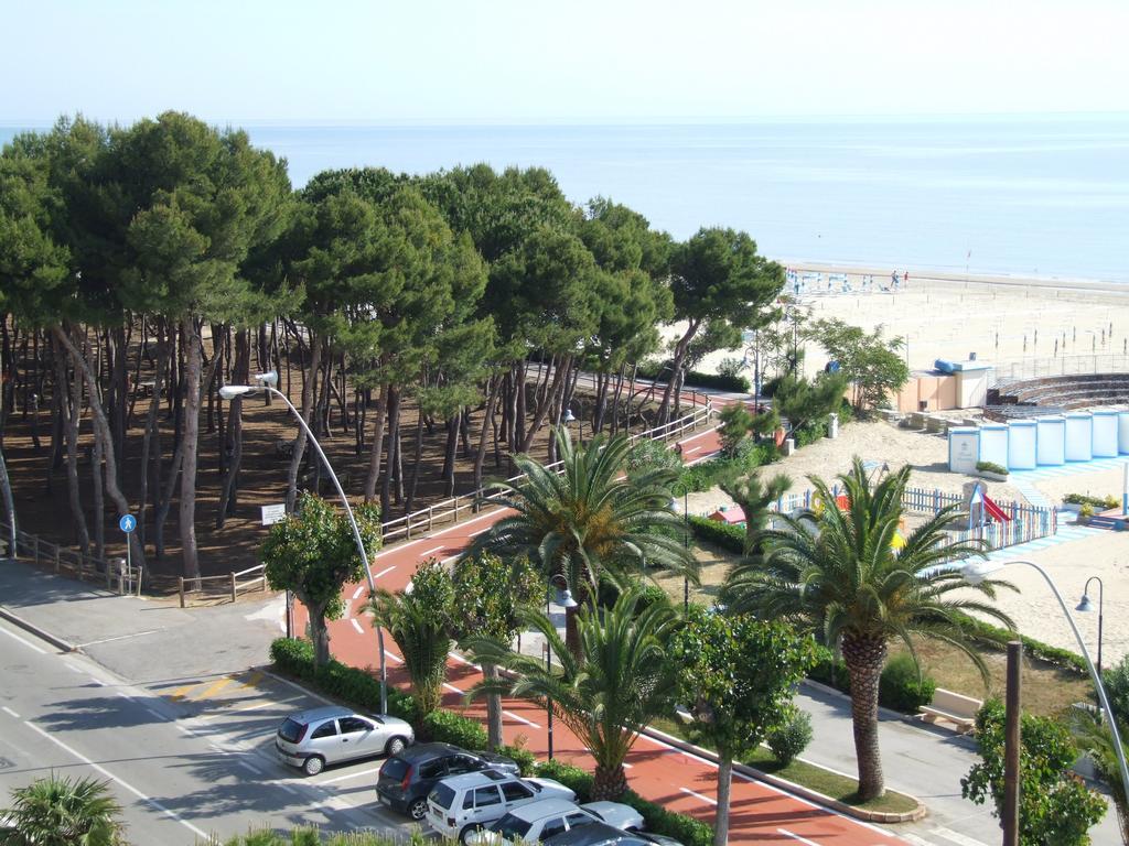 Residence Riviera Alba Adriatica Exterior photo